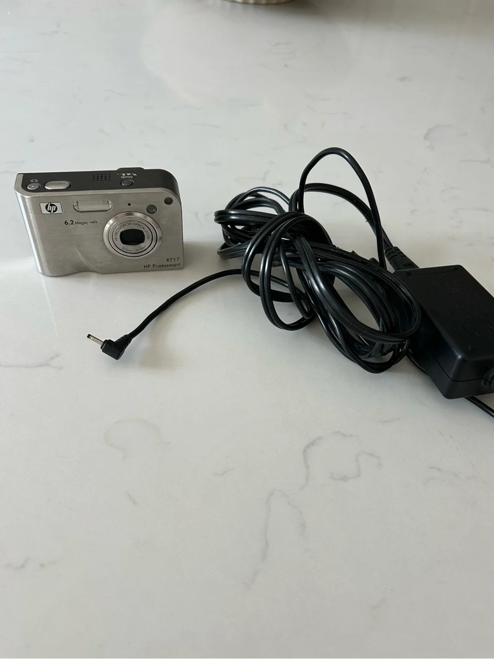 HP Photosmart R717 6.2MP Digital Camera | Tested & Working Y2K Digicam & charger